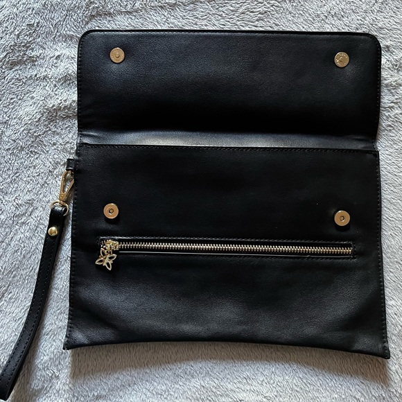 *NEW* Black Vegan leather BCBG Generation Clutch with wrist strap - Picture 8 of 9